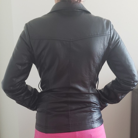 black jacket - Picture 3 of 4